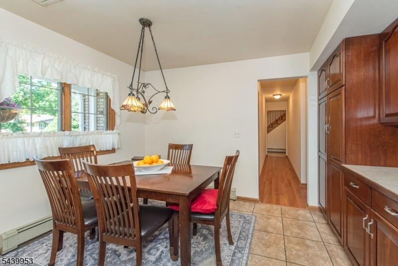 Kitchen Eating Area