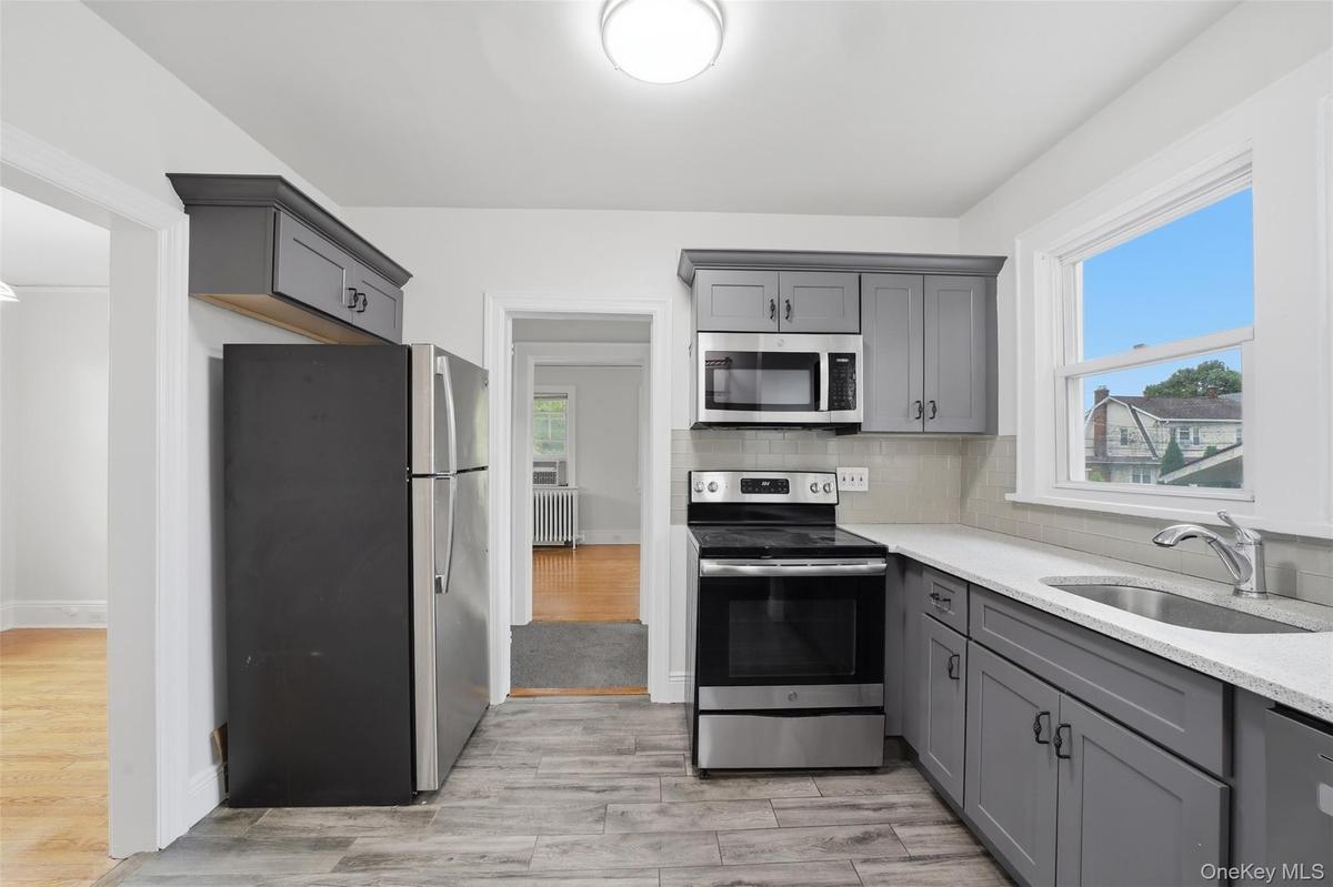 Open kitchen floor plan