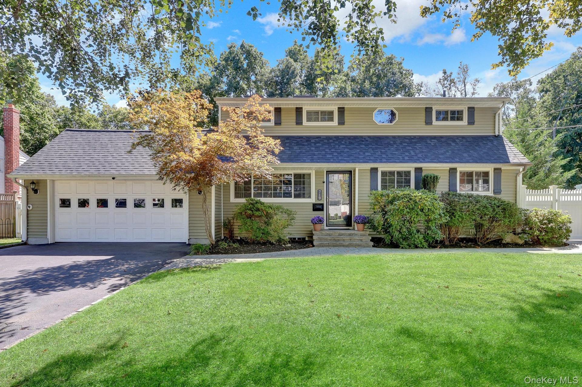 Mid-block, picturesque, cul-de-sac setting