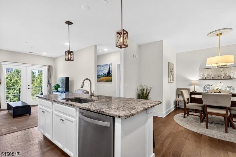 Kitchen / Dining