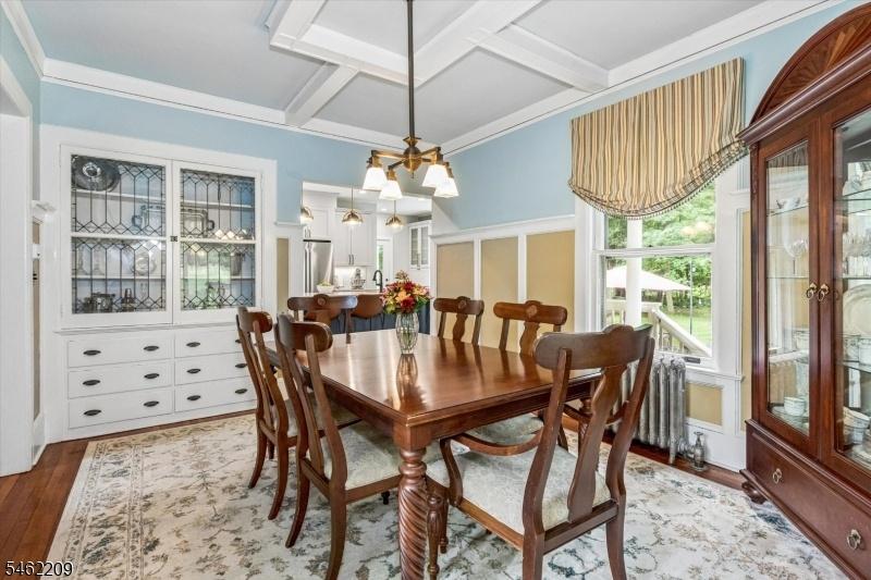 DR with built-in cabinetry