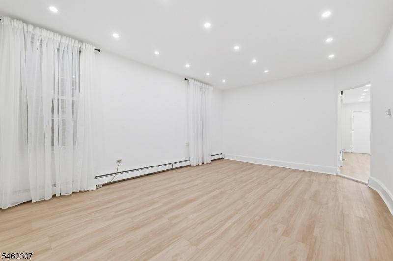Unit 1 -  Livingroom