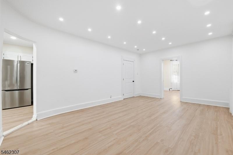 Unit 1 -  Livingroom