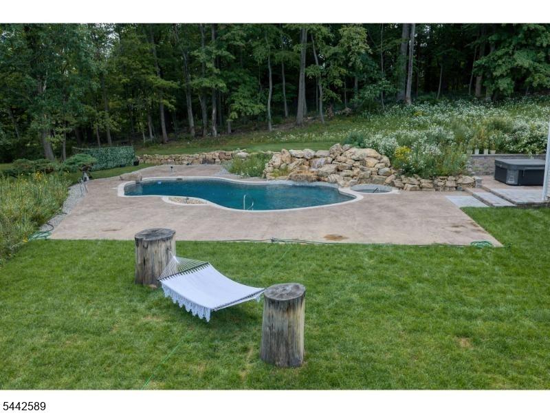 New Saltwater Gunite Pool