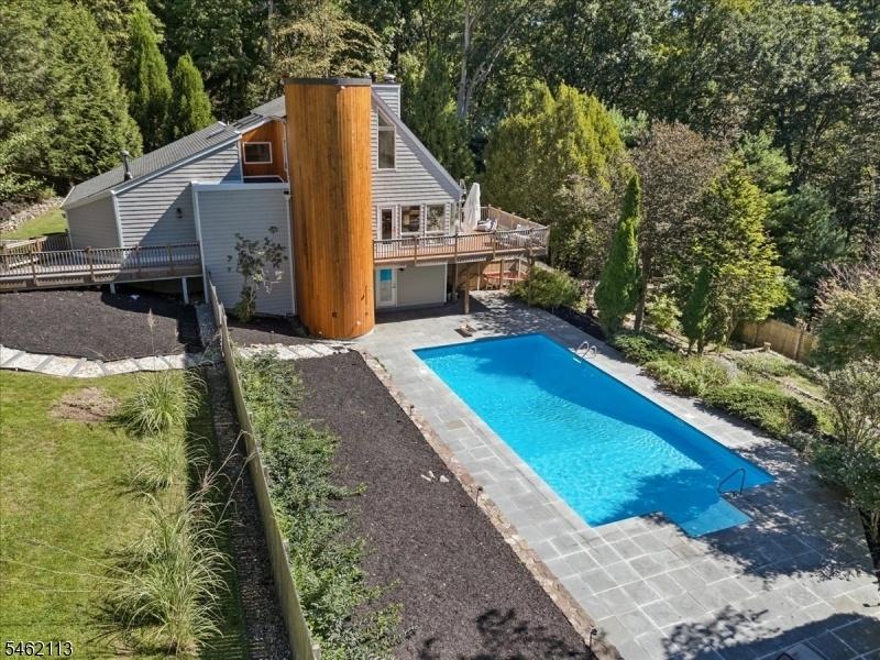 Aerial View / Pool