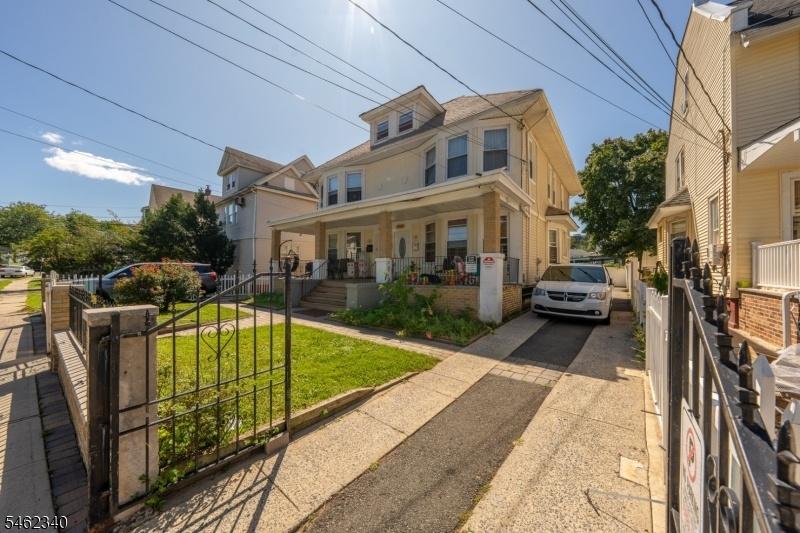 Duplex side by side Chilton St