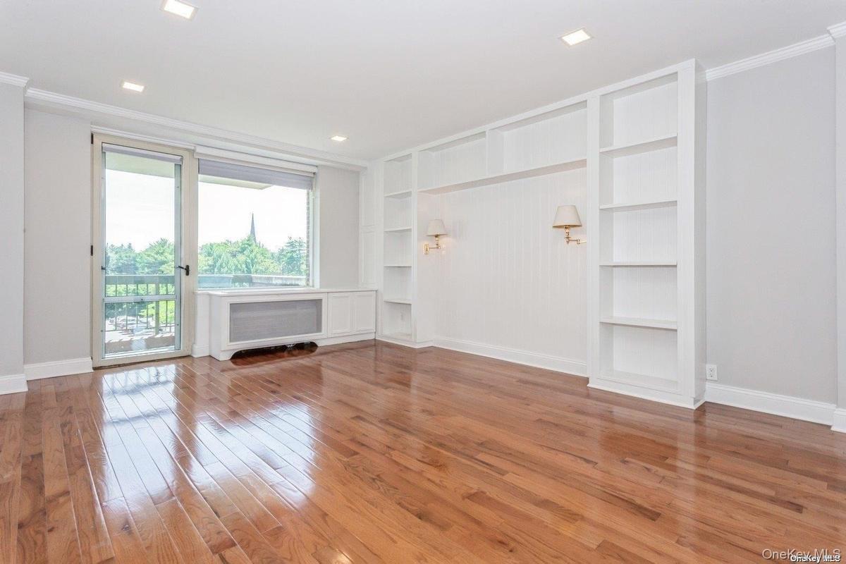 Primary Bedroom w/access to Balcony