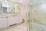 Primary en suite bath