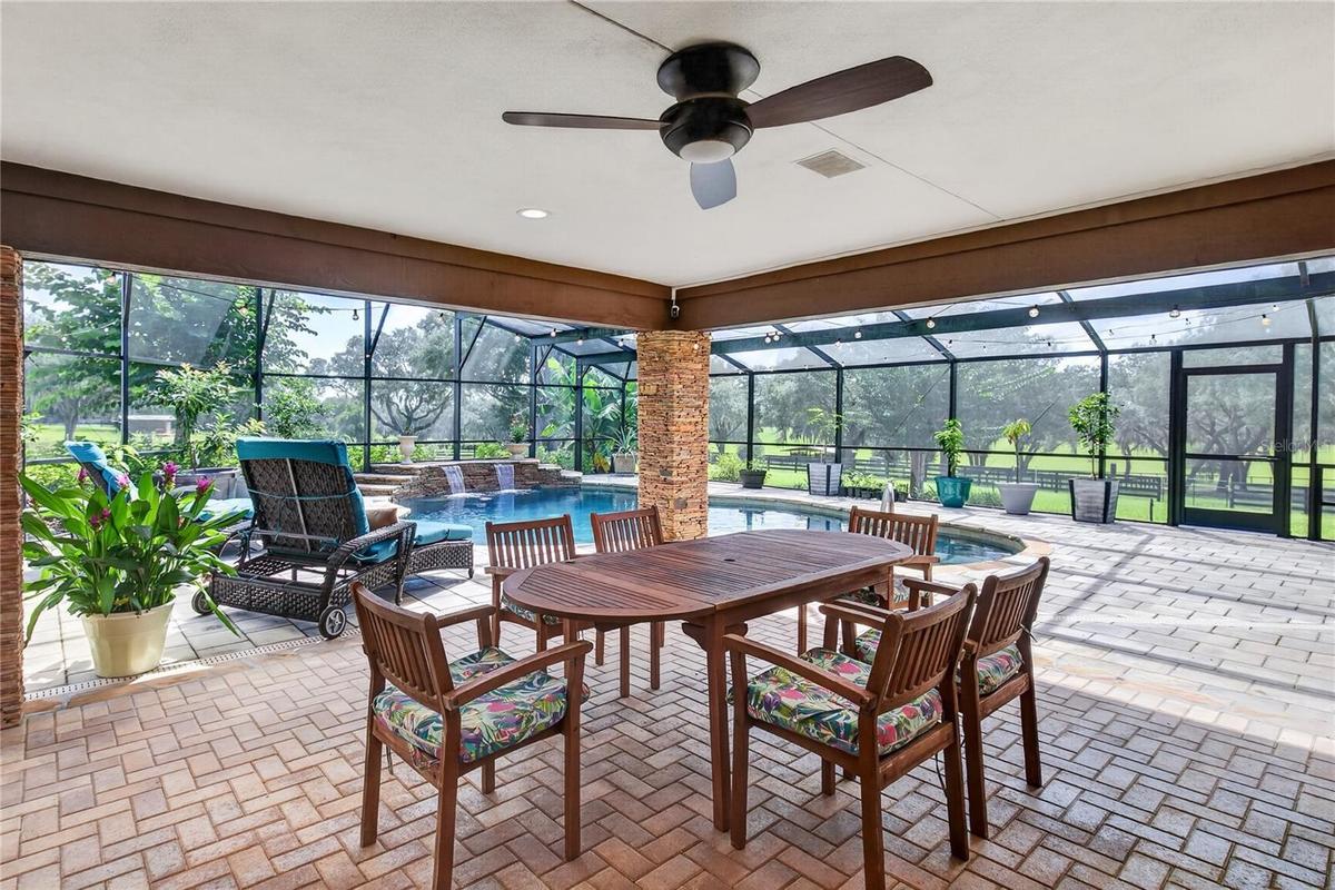 lanai / pool