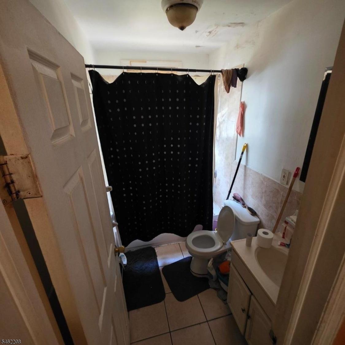 1st fl bathroom