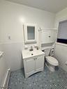 Alyea#2 Bathroom
