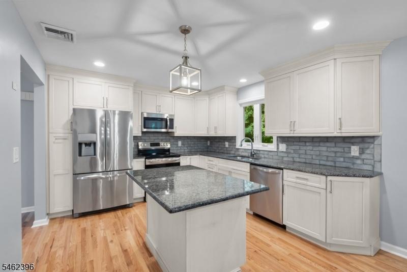 Eat In Kitchen