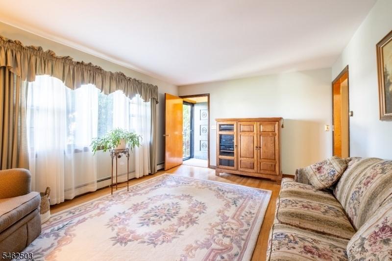 1st Fl Living Room