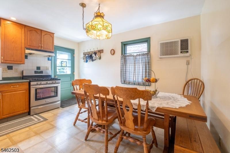 1st Fl Dine-In Kitchen