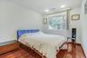 Bedroom wtih hard wood floors