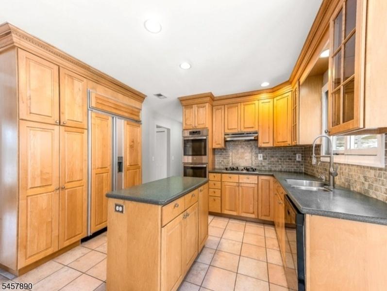 Kitchen 3