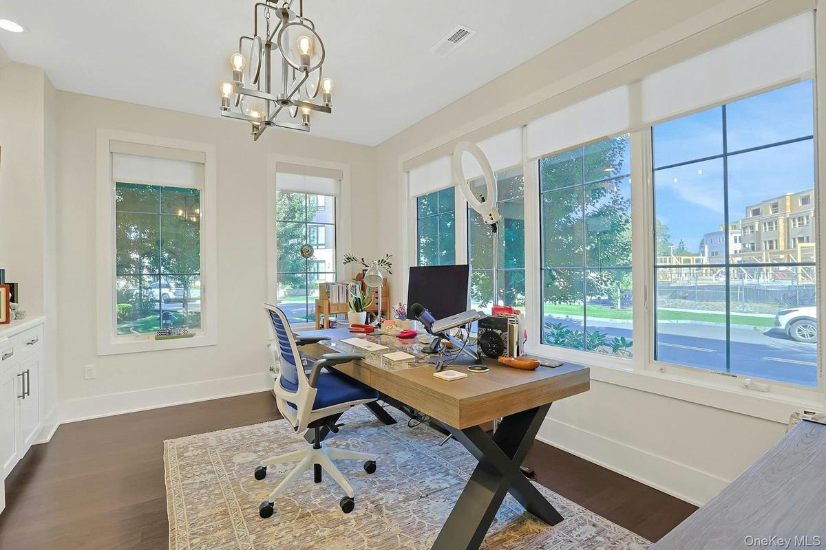Corner 1st floor office