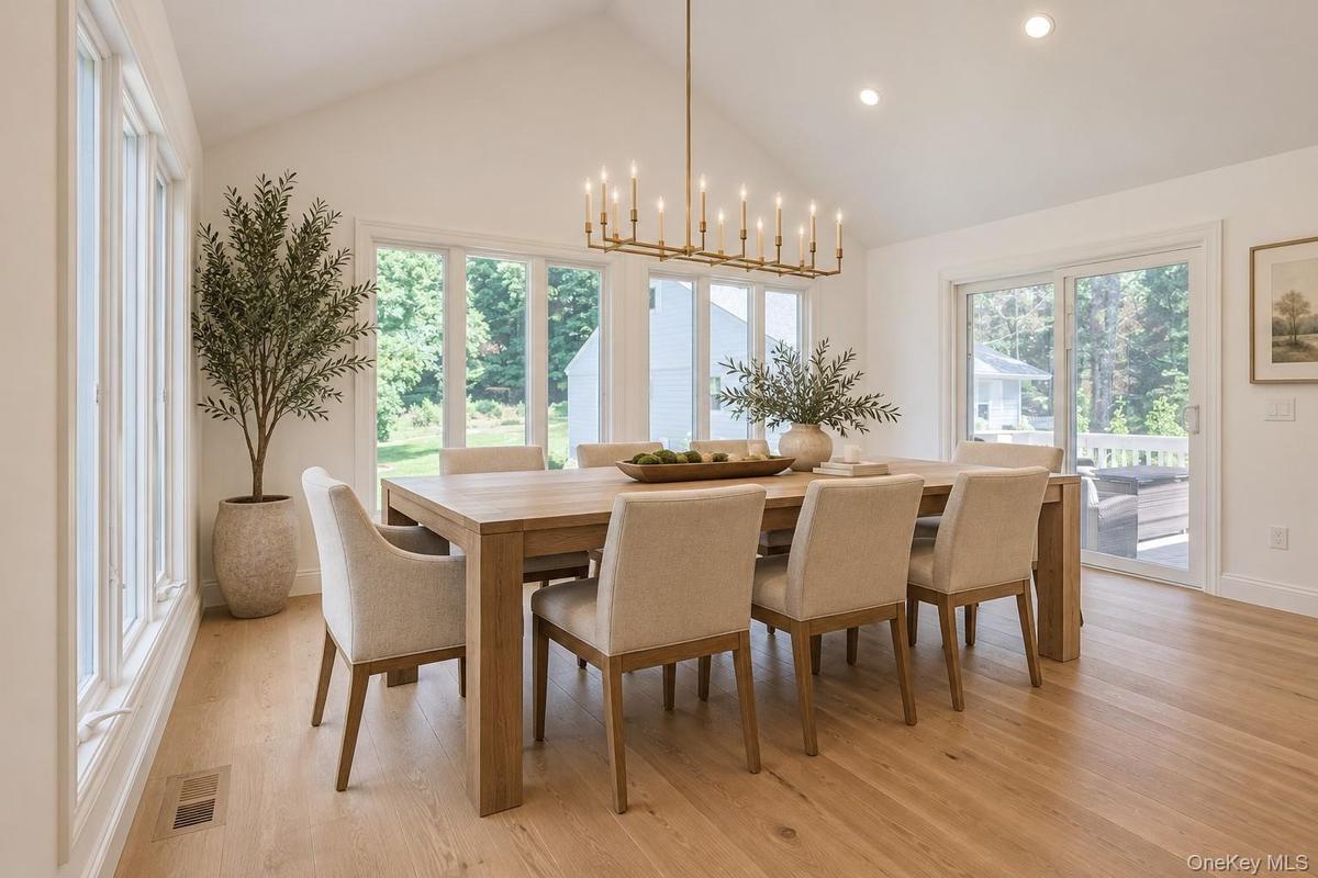Spacious Eat-kitchen, with another virtually staged table!