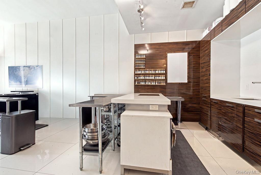 Open floor plan of living room and kitchen