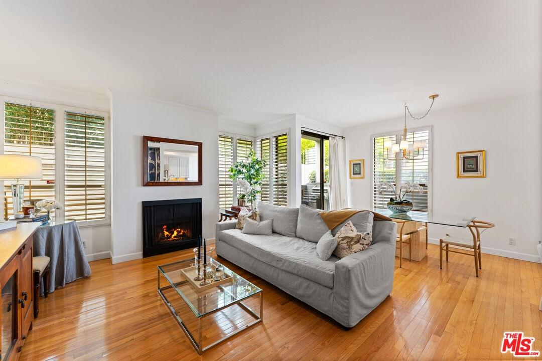 Beautiful hardwoods & fireplac