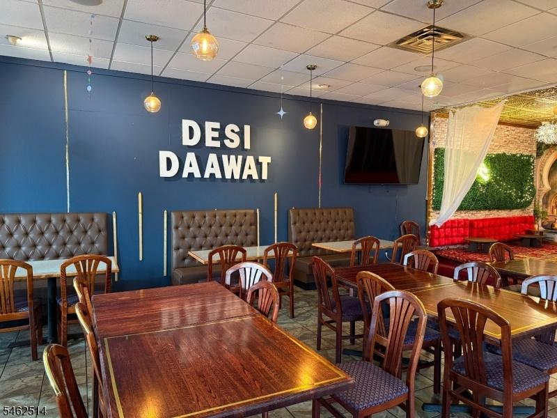 Dining Area / Interior