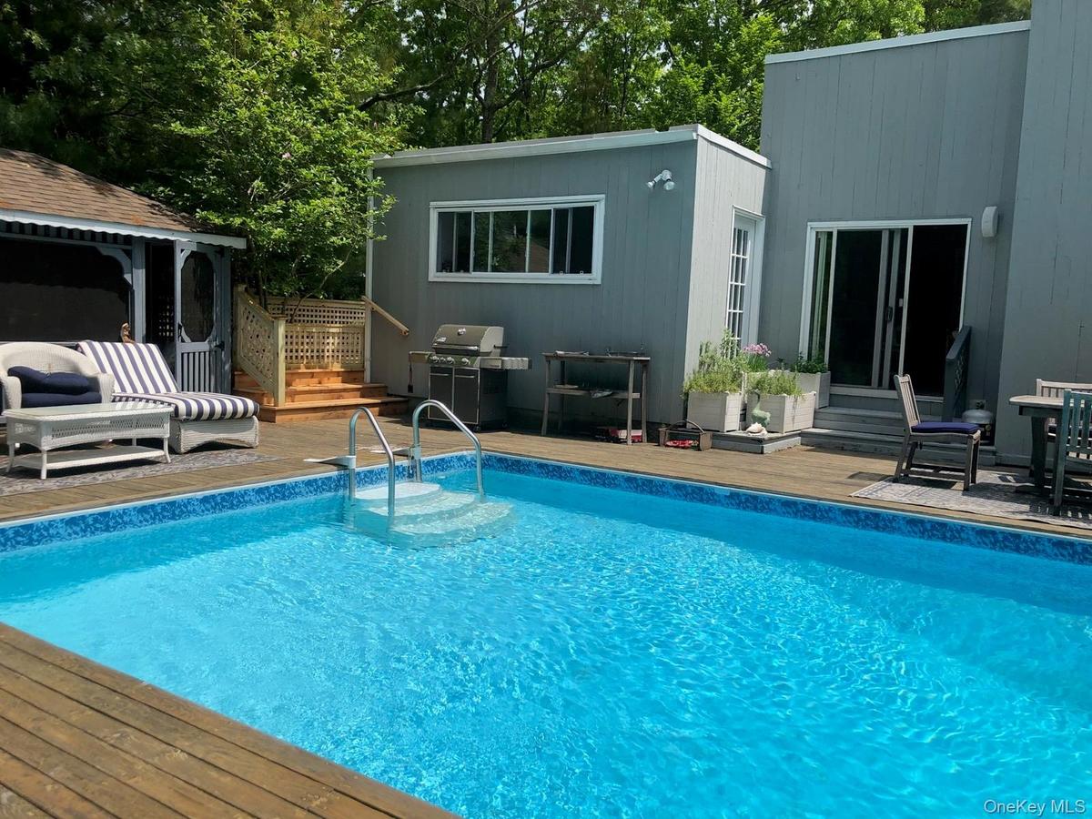 Heated pool with spacious entertaining Deck surround