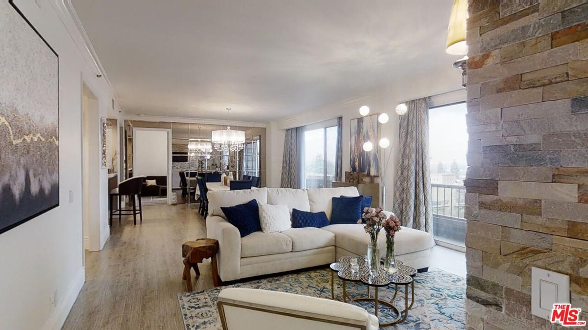 Living room 3