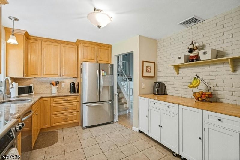 Lovely Granite Kitchen