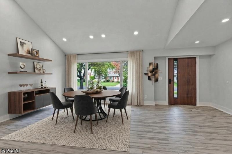 Dining Room (VS)