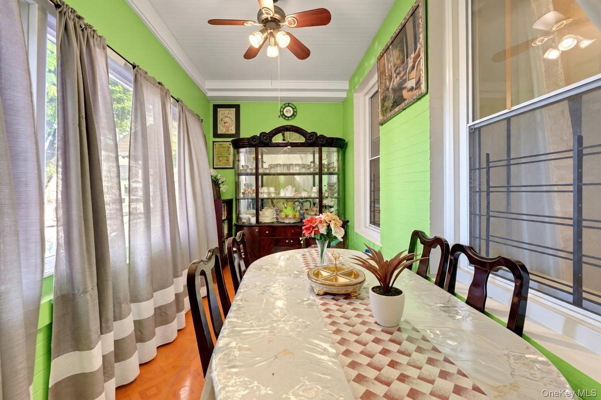 UNIT 1 DINING ROOM