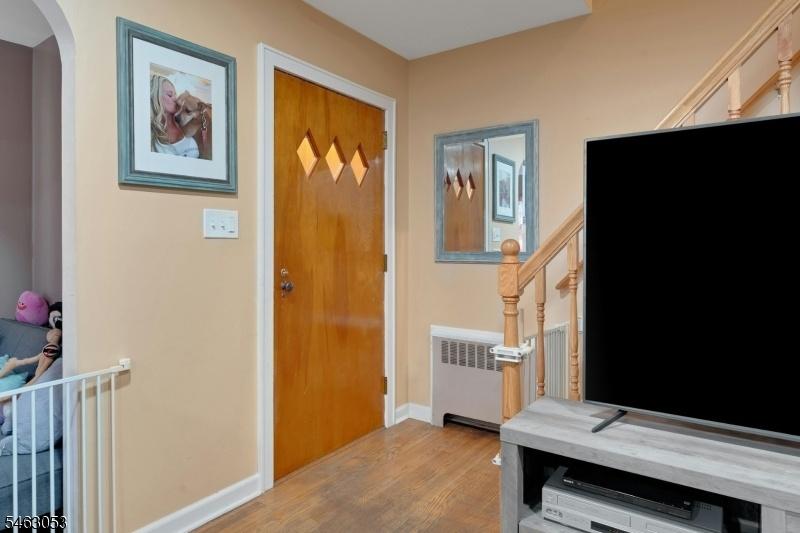 Entry foyer is behind door!