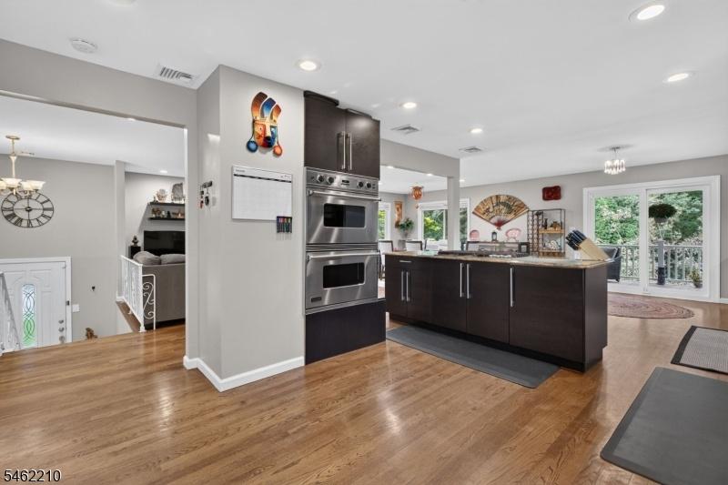 Kitchen w/ double oven