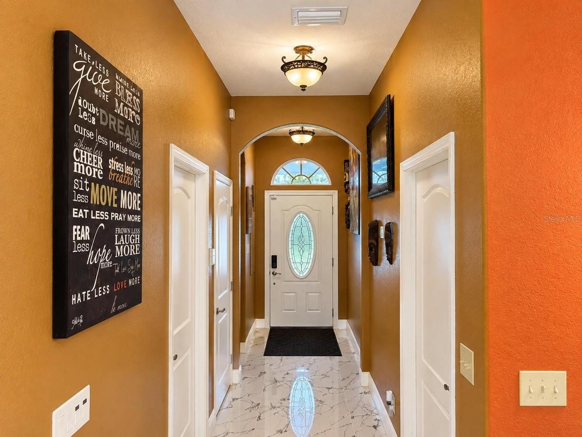 View to front door/foyer