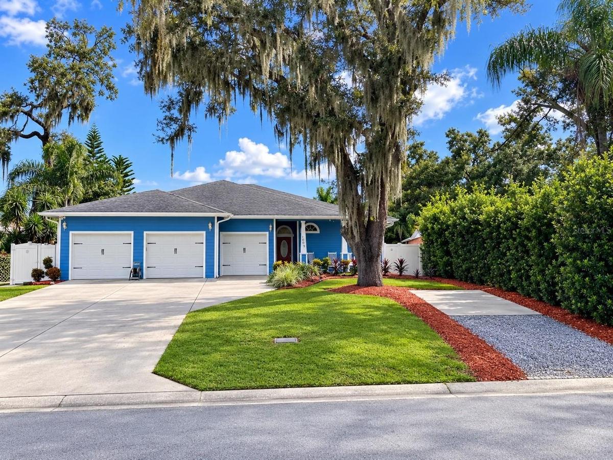 3009 W CLINTON STREET, TAMPA, FL 33614