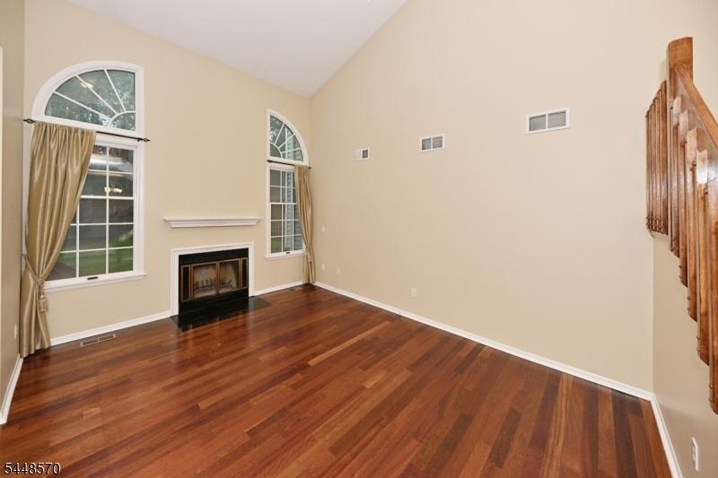 Living Room with fireplace