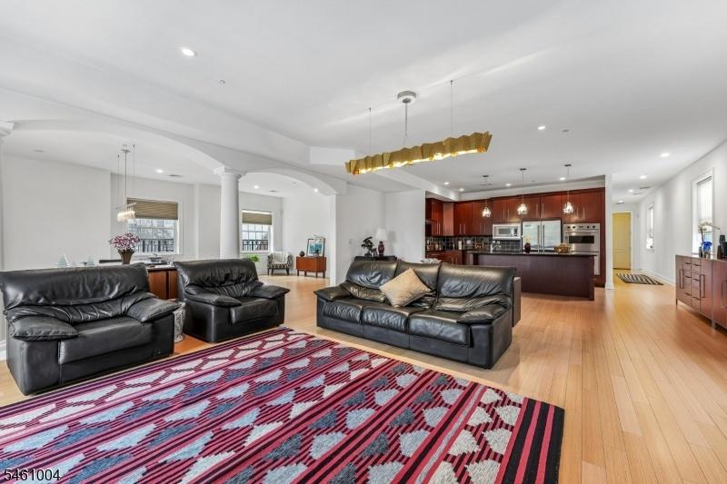 Spacious living room