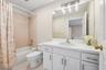 Bedroom 2 en suite