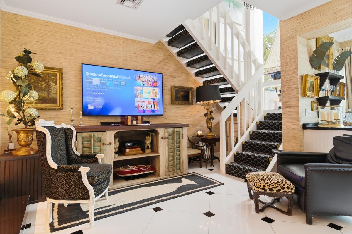 White and black checkerboard flooring