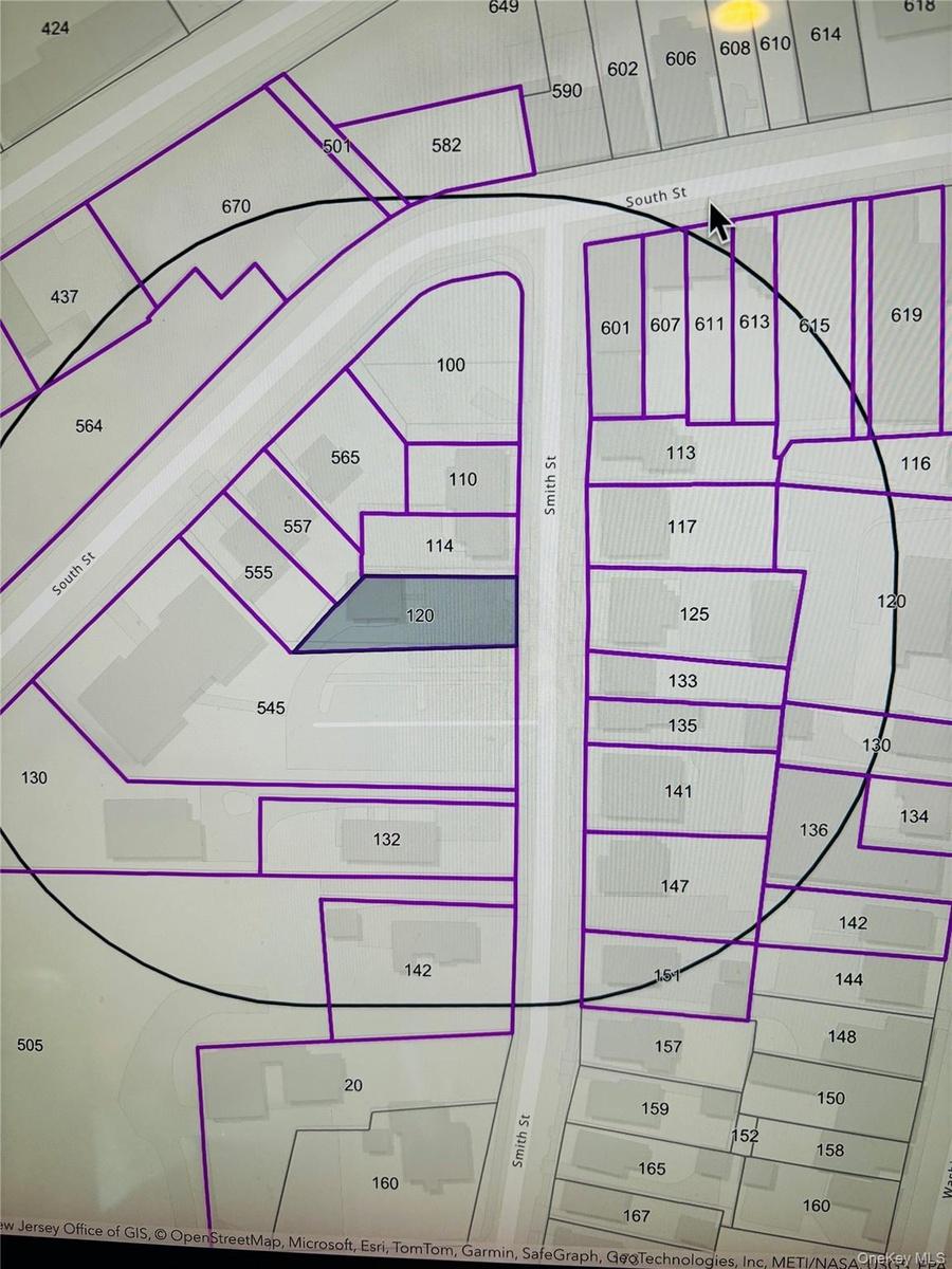 The Building comes with the 6 parking spots immediately to the right of the builing