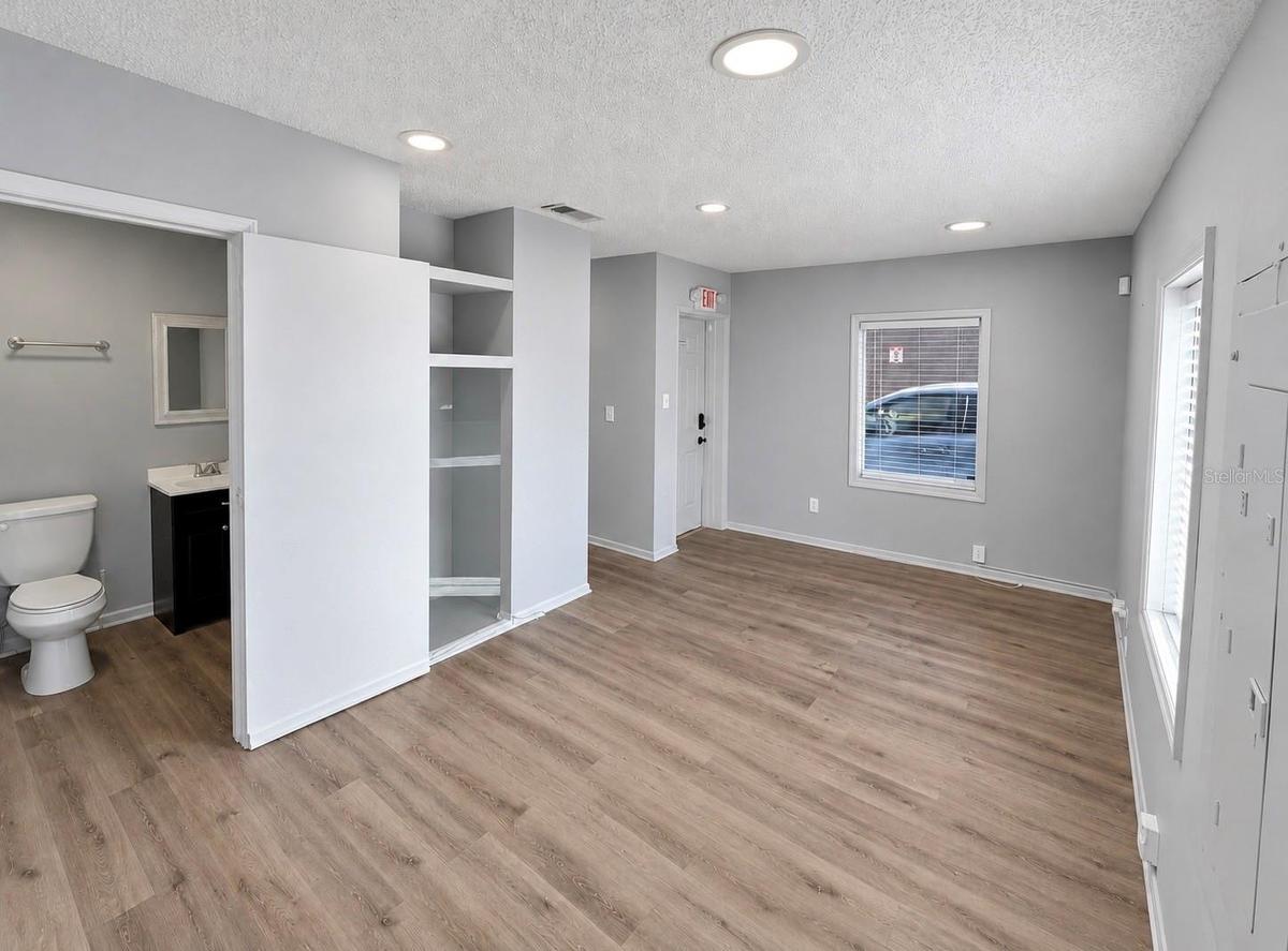 Office 1 with its own bathroom.