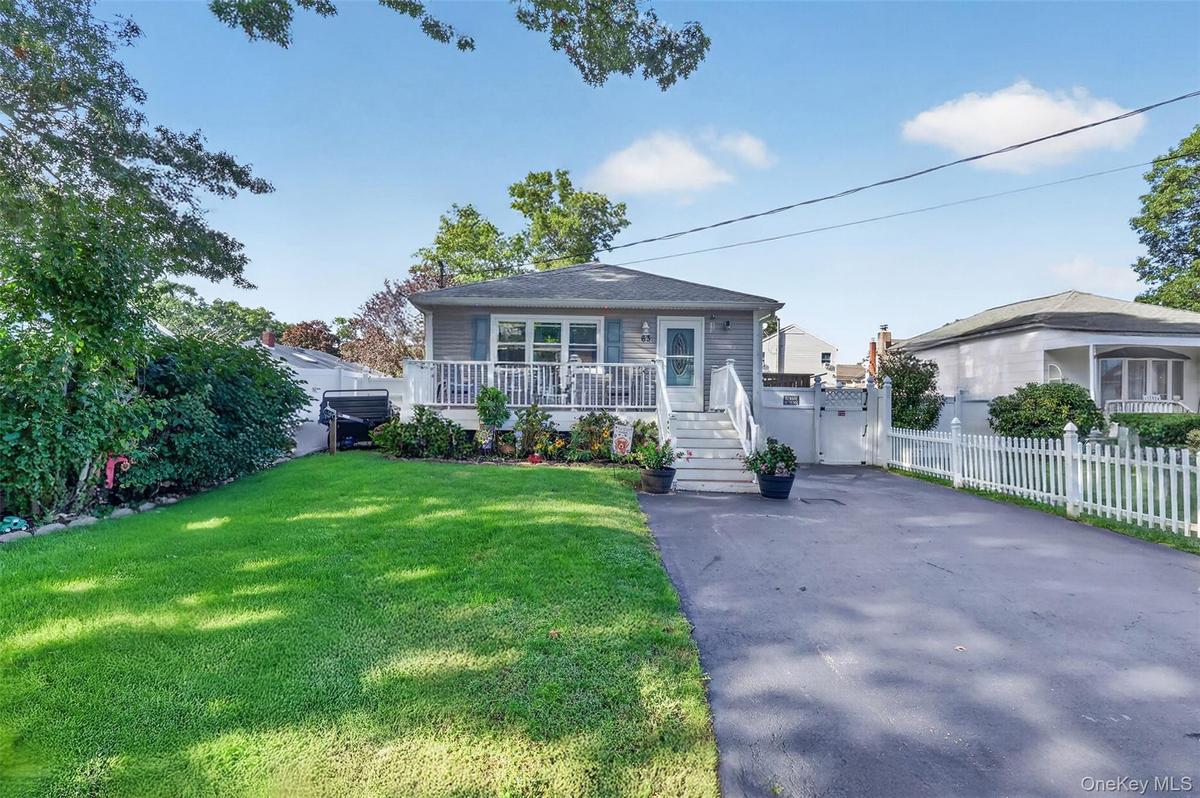 Welcome to 63 4th Street, Ronkonkoma!
