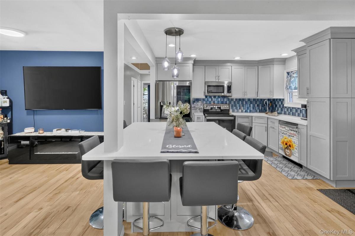 Kitchen & Dining Area
