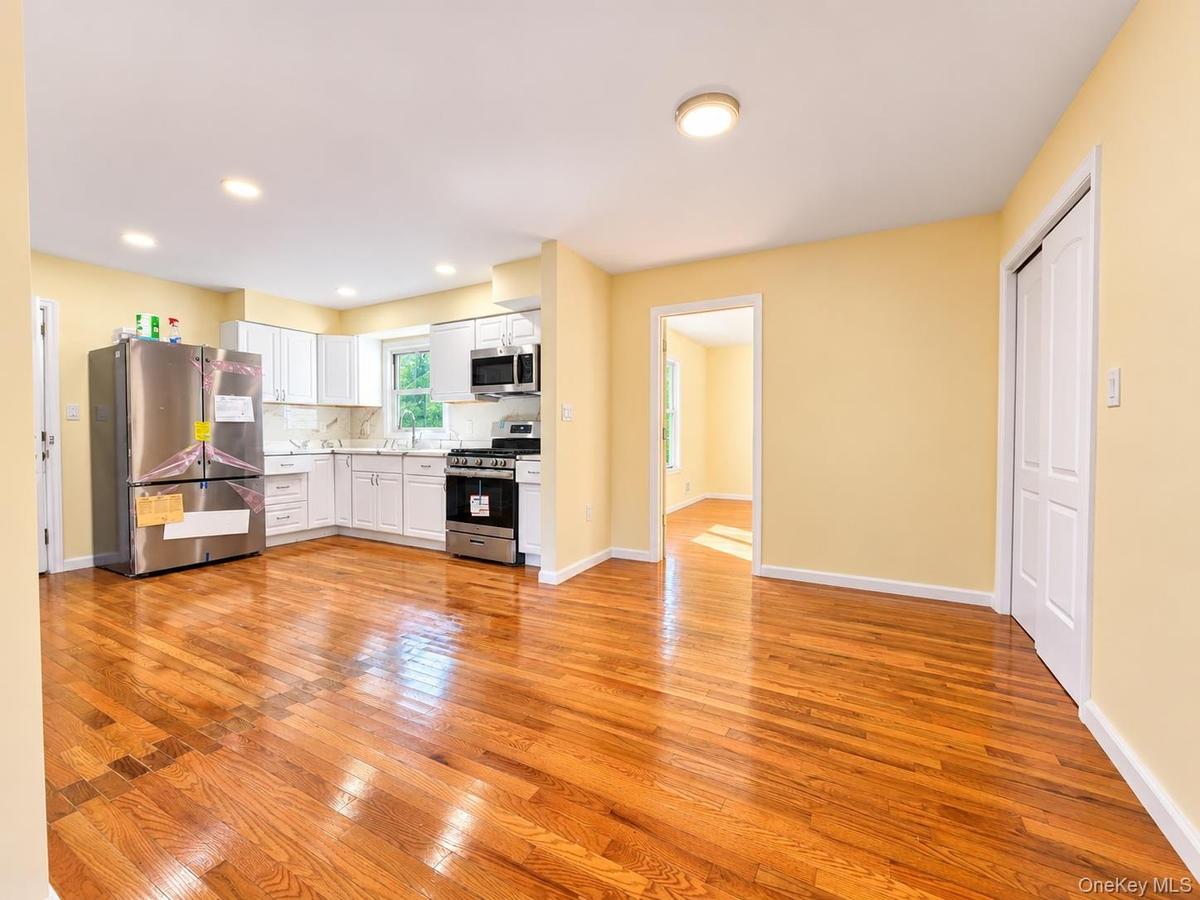 Kitchen & Dinning room