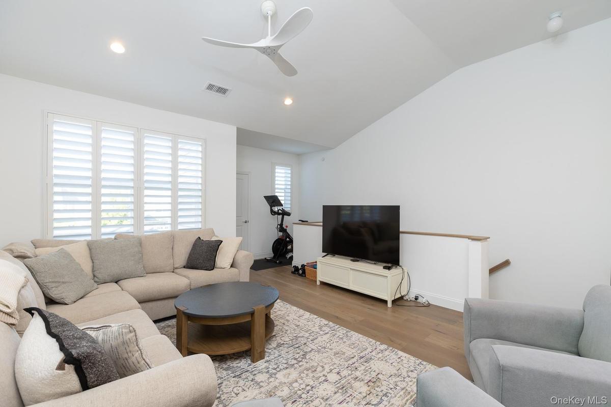 Sparcious Seating in Living Room
