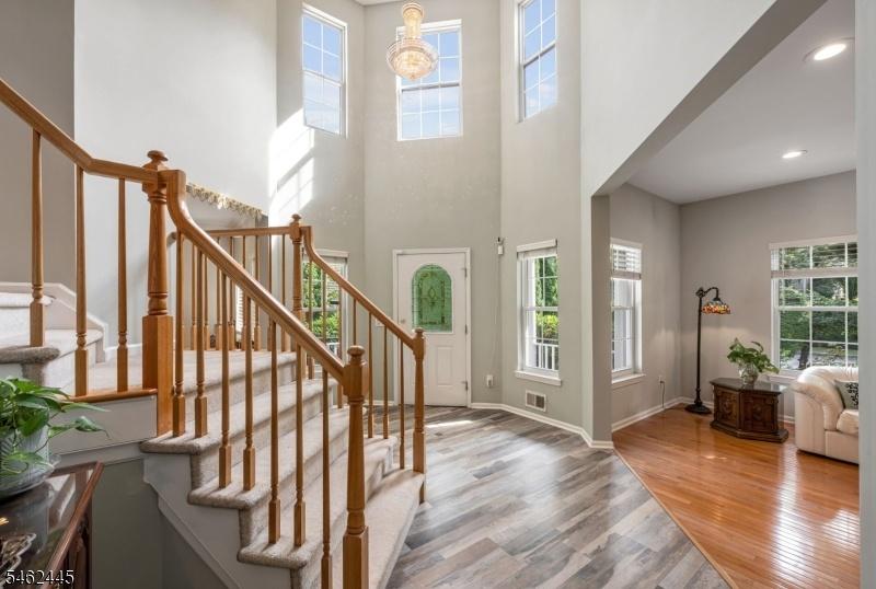 FOYER ENTRY