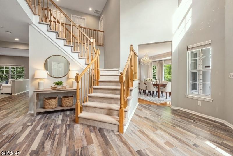 FOYER ENTRY