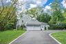 Driveway w/extra parking