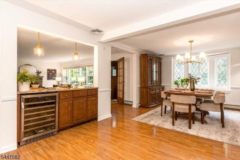 Kitchen / Dining Area