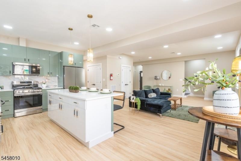 Kitchen / Living Room