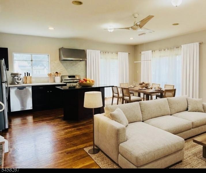 Virtual staged Living /Dining